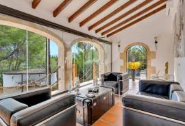 4 Bedrooms - Villa - For Sale