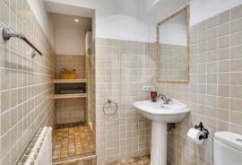 4 Bedrooms - Villa - For Sale