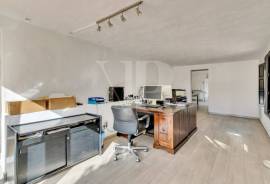 4 Bedrooms - Villa - For Sale