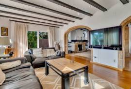 4 Bedrooms - Villa - For Sale