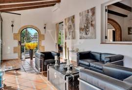 4 Bedrooms - Villa - For Sale