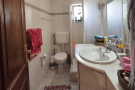 A house with many possibilities!!