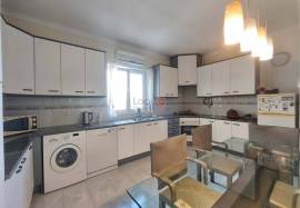 A house with many possibilities!!