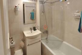 A house with many possibilities!!