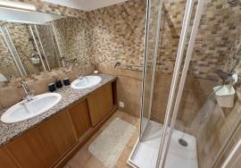 2 + 1 Bedroom Townhouse with Panoramic Sea Views Located in Meia Praia