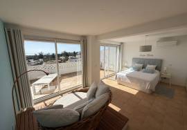 2 + 1 Bedroom Townhouse with Panoramic Sea Views Located in Meia Praia