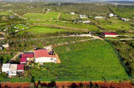 Farm with 27840 m2 in the municipality of Portimão