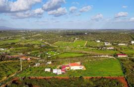 Farm with 27840 m2 in the municipality of Portimão