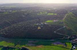 Farm with 27840 m2 in the municipality of Portimão