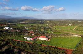 Farm with 27840 m2 in the municipality of Portimão