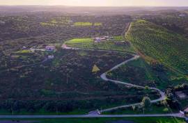 Farm with 27840 m2 in the municipality of Portimão