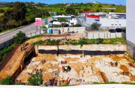 New build 2 and 3 bedroom apartments under construction with box and pool in Lagos