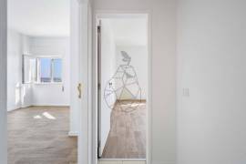 Fantastic renovated, spacious and bright 2+1 bedroom apartment next to the riverside of Portimão