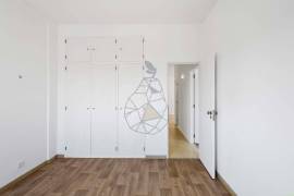 Fantastic renovated, spacious and bright 2+1 bedroom apartment next to the riverside of Portimão