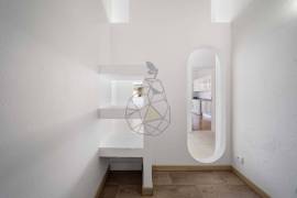 Fantastic renovated, spacious and bright 2+1 bedroom apartment next to the riverside of Portimão