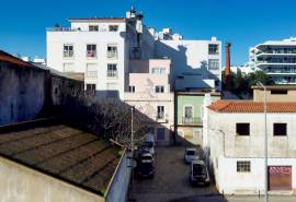 3 bedroom villa with commercial space - Riverside Zone in Portimão