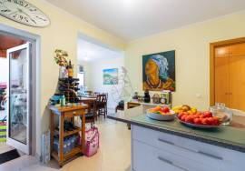 3 bedroom villa with commercial space - Riverside Zone in Portimão