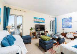 3 bedroom villa with commercial space - Riverside Zone in Portimão