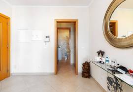 3 bedroom villa with commercial space - Riverside Zone in Portimão