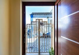 3 bedroom villa with commercial space - Riverside Zone in Portimão