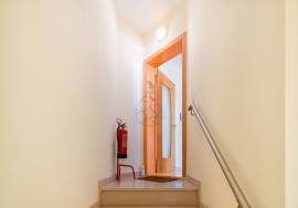 3 bedroom villa with commercial space - Riverside Zone in Portimão