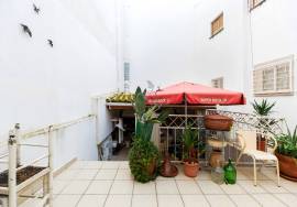 3 bedroom villa with commercial space - Riverside Zone in Portimão