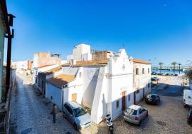 3 bedroom villa with commercial space - Riverside Zone in Portimão