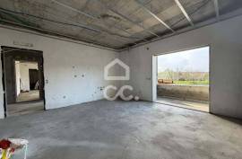 New studio apartment under construction, with the possibility of converting it into a one-bedroom apartment in Vila do Avelar.