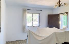 4 Bedroom Detached House in Sanfins for Renovation