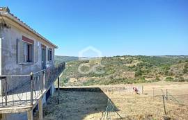 4 Bedroom Detached House in Sanfins for Renovation