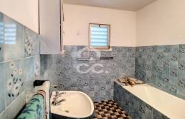 4 Bedroom Detached House in Sanfins for Renovation