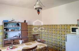 4 Bedroom Detached House in Sanfins for Renovation