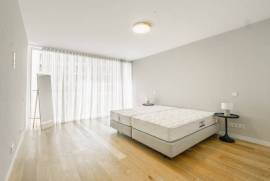 Apartamento T3 de Luxo em Lisboa com Garagem