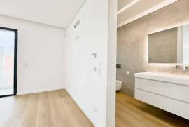 Moradia T3 em Murches com Garagem Box, Jardim e Piscina