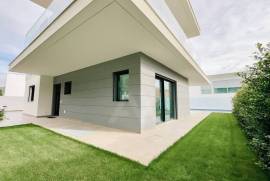 Moradia T3 em Murches com Garagem Box, Jardim e Piscina