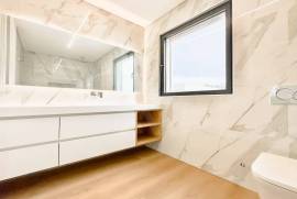 Moradia T3 em Murches com Garagem Box, Jardim e Piscina