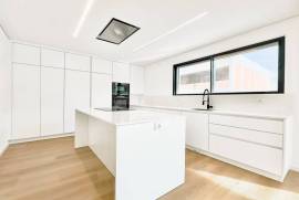 Moradia T3 em Murches com Garagem Box, Jardim e Piscina