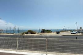 Loja com 250m2 e Vista Mar em São Pedro do Estoril