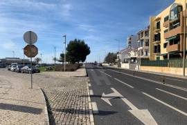 Loja com 250m2 e Vista Mar em São Pedro do Estoril