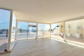 Loja com 250m2 e Vista Mar em São Pedro do Estoril