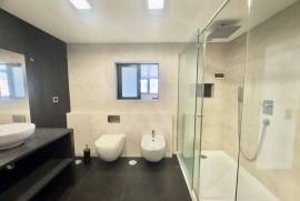 Moradia T3 em Alcabideche com Piscina e Espaço Exterior