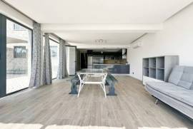 Moradia T3 em Alcabideche com Piscina e Espaço Exterior