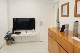 Apartamento T3 em Agualva com Arrecadação