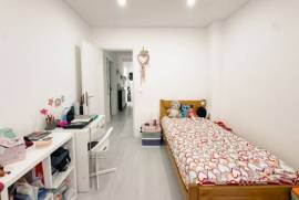 Apartamento T3 em Agualva com Arrecadação