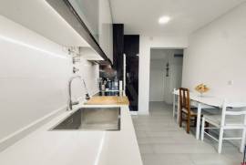 Apartamento T3 em Agualva com Arrecadação