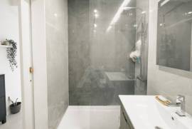 Apartamento T3 em Agualva com Arrecadação