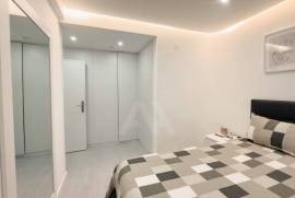 Apartamento T3 em Agualva com Arrecadação