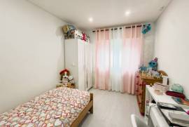 Apartamento T3 em Agualva com Arrecadação