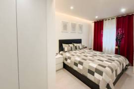 Apartamento T3 em Agualva com Arrecadação