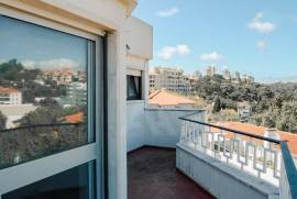Apartamento T4 no Centro Histórico de Cascais com Vista Mar